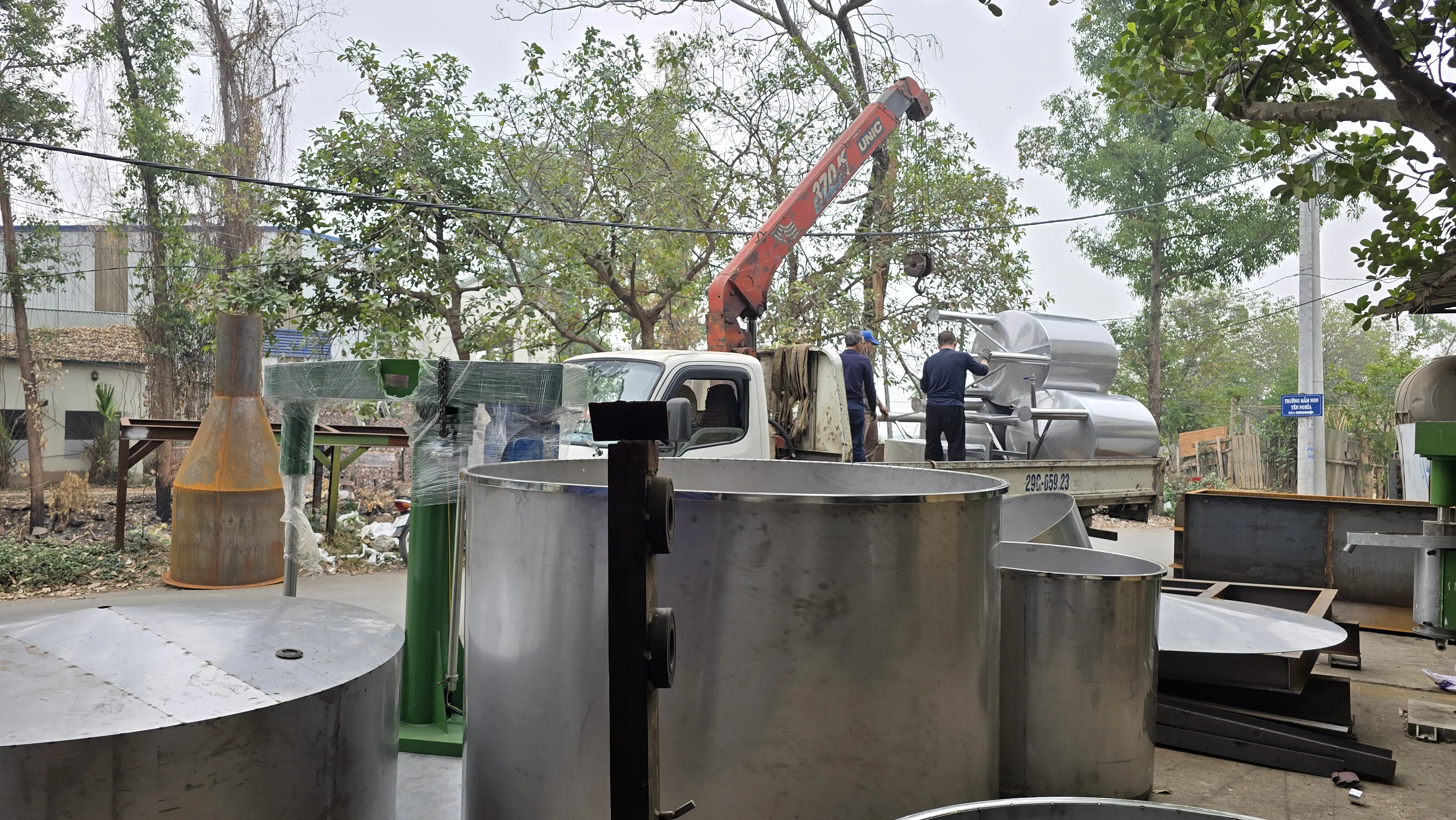 Khách hàng Hoàng Anh Tuấn đánh giá về sản phẩm Máy Khuấy Nước Giặt 3500 5000 Lít - Giải Pháp Sản Xuất Hiệu Quả Đáng Thử 1