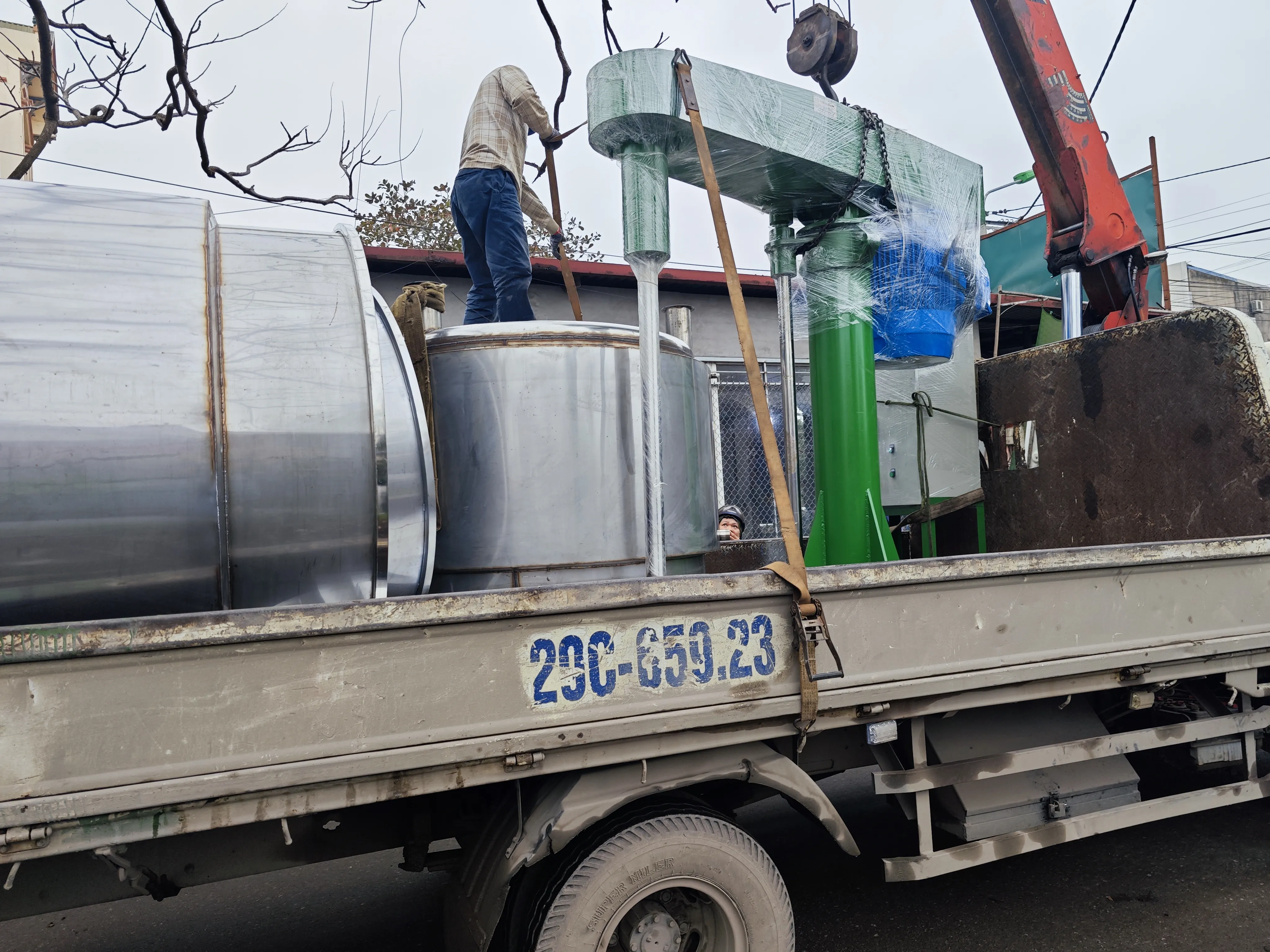 Khách hàng Vũ Xuân Hoàng đánh giá về sản phẩm Máy Khuấy 1500 lít 30kW - Công Suất Lớn, Hiệu Quả Cao cho Quy Mô Sản Xuất 0