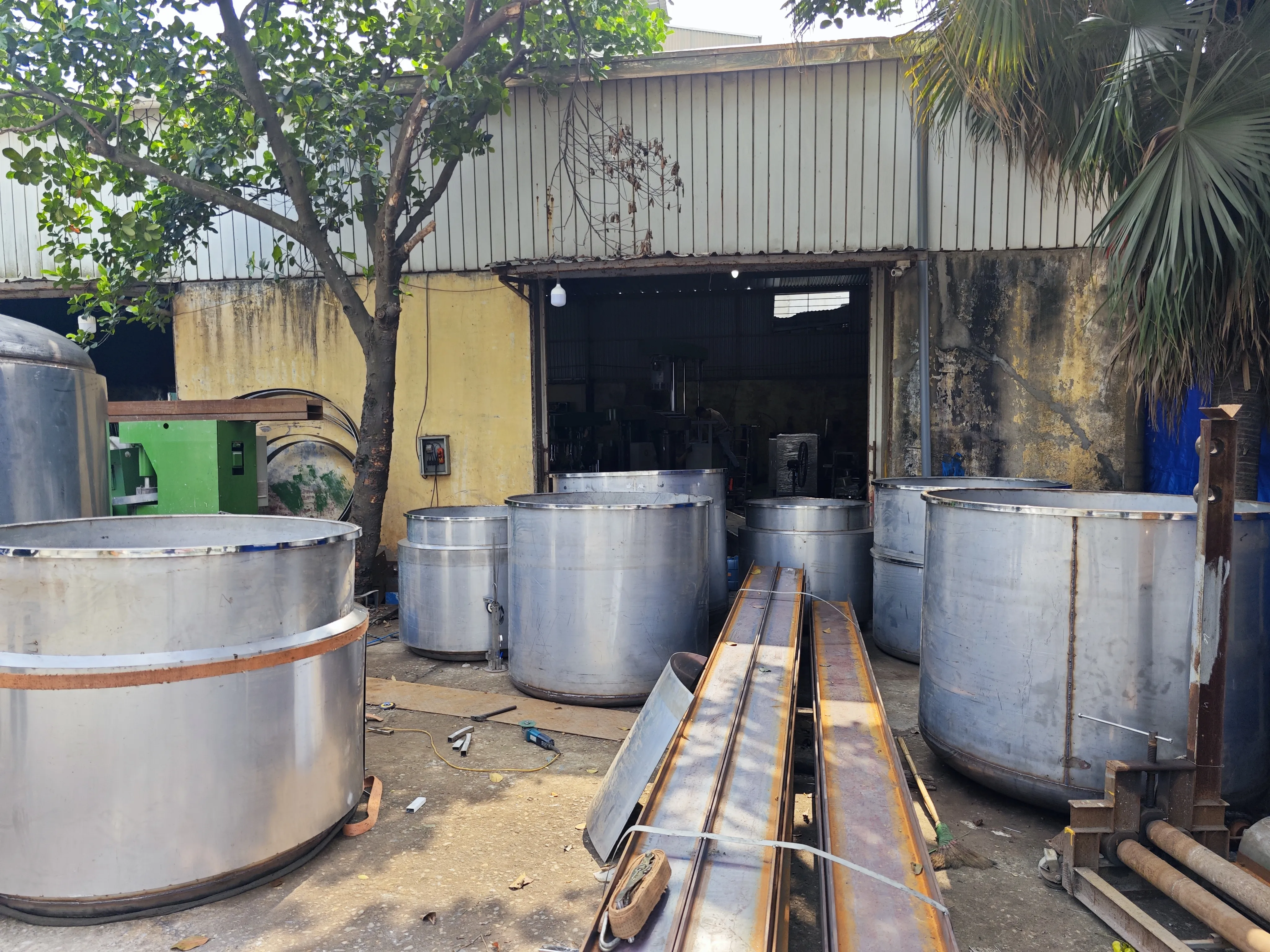 Khách hàng Hoàng Vũ Nhật Nam đánh giá về sản phẩm Bồn Khuấy Sơn 100 200 250 300 Lít - Đáp Ứng Mọi Quy Mô Nhà Máy 0