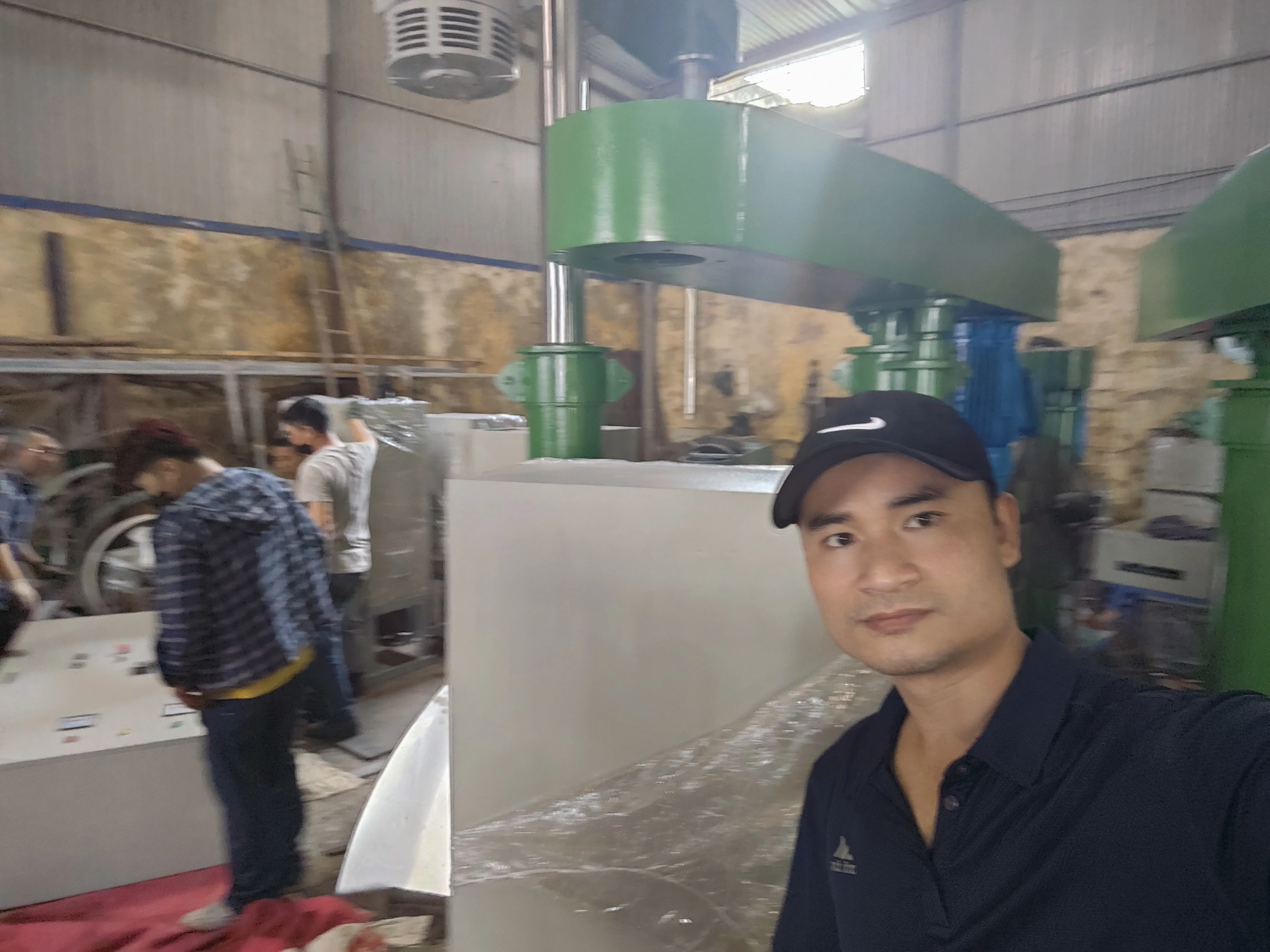 Khách hàng Nguyễn Huy Vũ đánh giá về sản phẩm Máy Khuấy Sơn 10000 Lít 160kW - Giải Pháp Tối Ưu Sản Xuất Hiệu Quả 2