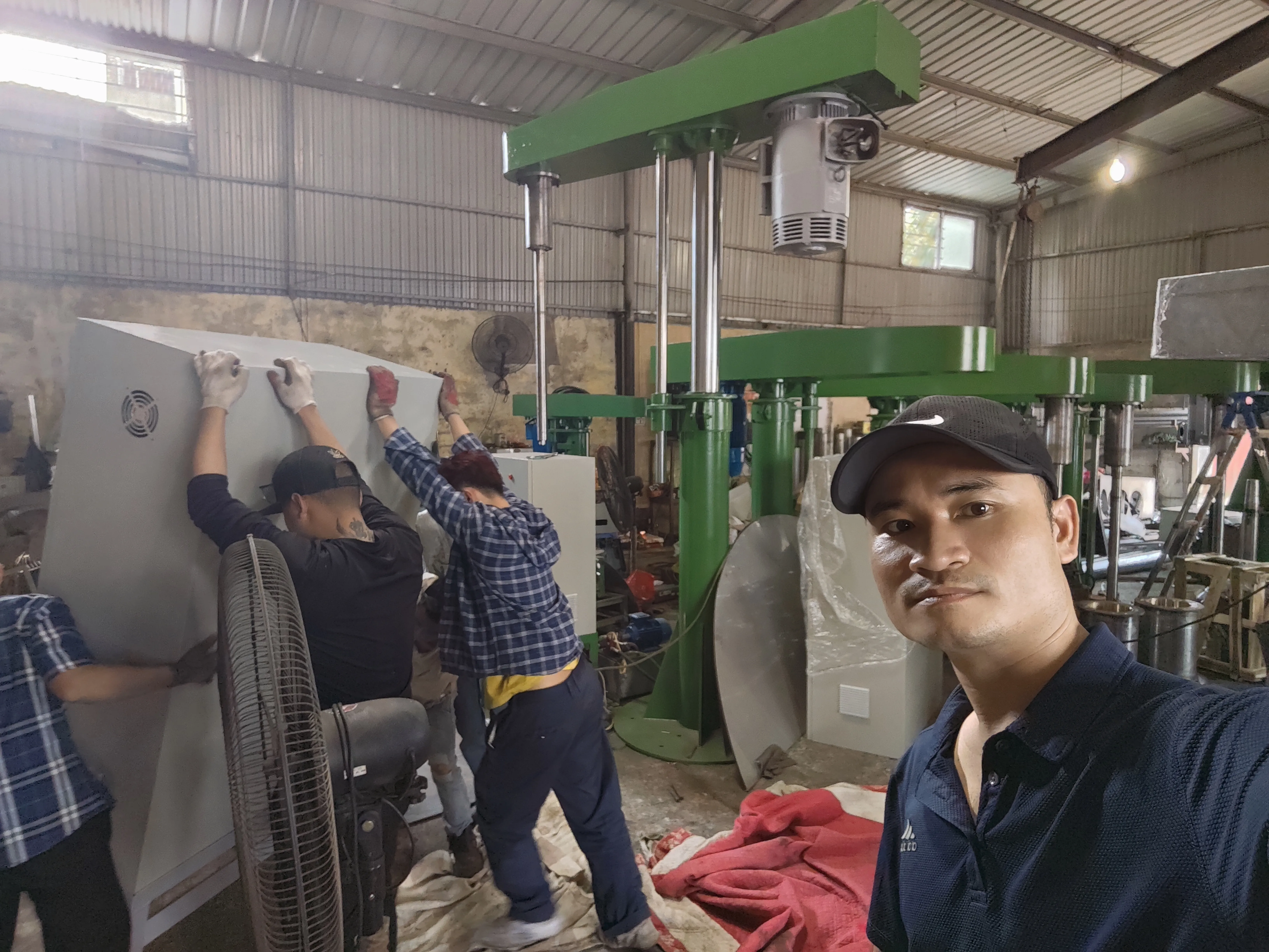 Khách hàng Nguyễn Huy Vũ đánh giá về sản phẩm Máy Khuấy Sơn 10000 Lít 160kW - Giải Pháp Tối Ưu Sản Xuất Hiệu Quả 0
