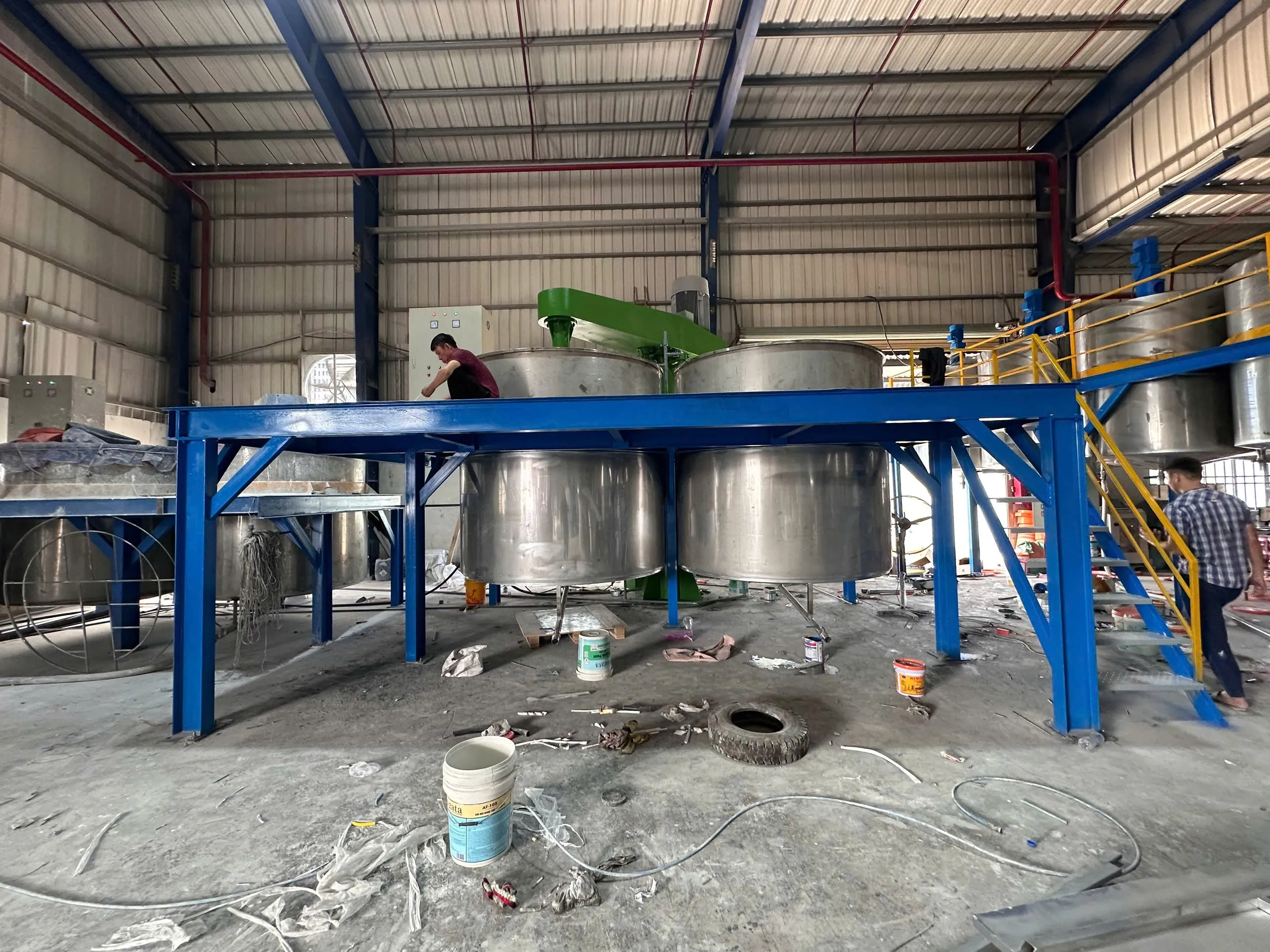 Khách hàng Phùng Đăng Dương đánh giá về sản phẩm Máy Khuấy Sơn Sàn Thao Tác 8000 Lít 145kW 0
