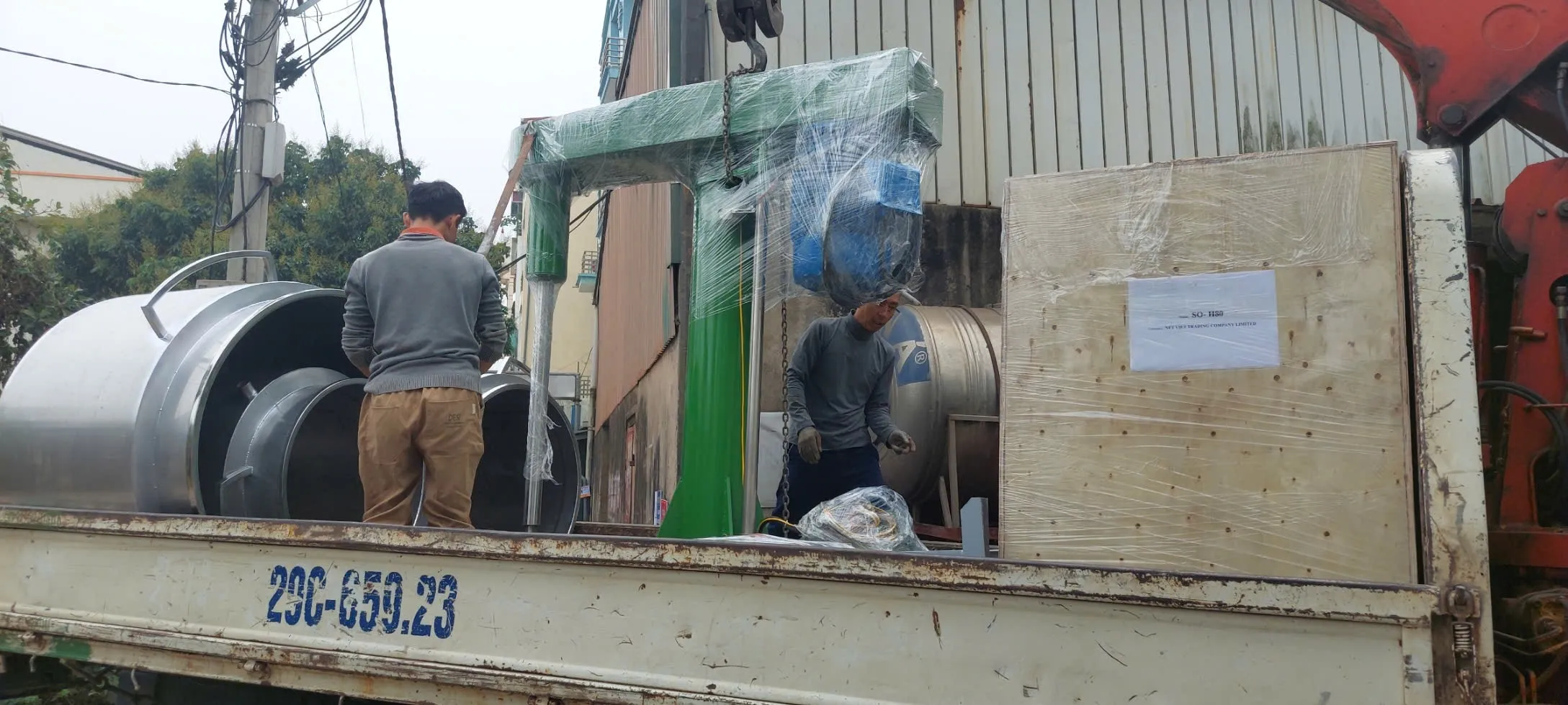 Khách hàng Nguyễn Long Vũ đánh giá về sản phẩm Máy Khuấy Sơn 3000 Lít 55kW Giải Pháp Khuấy Trộn Hoàn Hảo 1