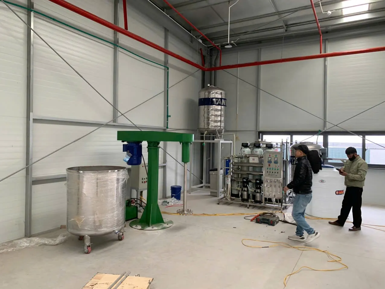 Khách hàng Nguyễn Anh Quân đánh giá về sản phẩm Máy Khuấy Keo 1000 Lít - Giải Pháp Hoàn Hảo Cho Sản Xuất Công Nghiệp 0