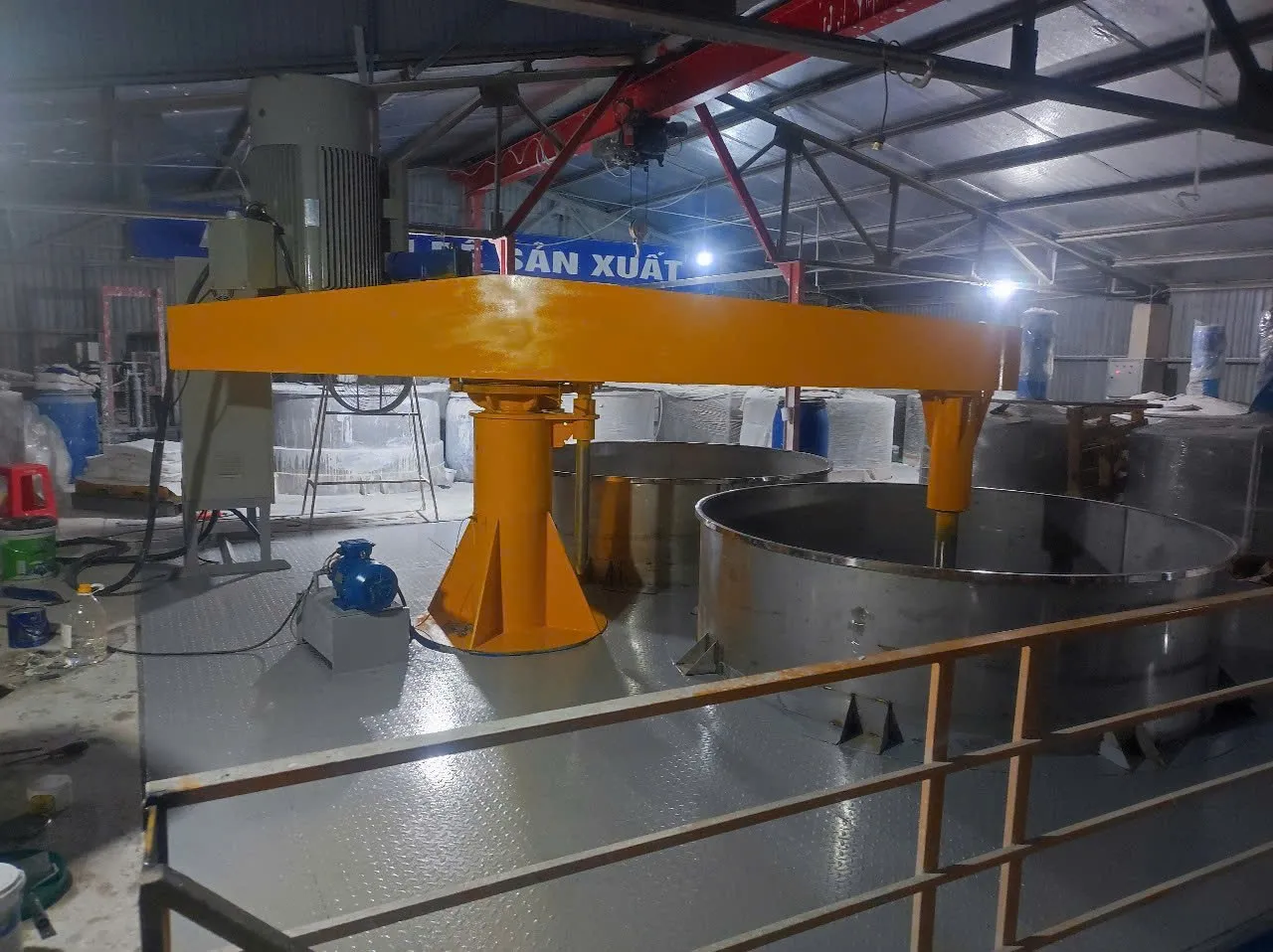Khách hàng Đào Tuấn Tú đánh giá về sản phẩm Máy Khuấy Keo Đặc 1500 Lít - Giải Pháp Chuyên Dụng Cho Nguyên Liệu Độ Nhớt Cao 2