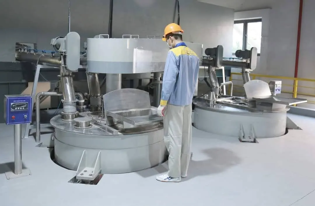 Khách hàng Nguyễn Đình Vũ đánh giá về sản phẩm Cải Thiện Quy Trình Sản Xuất Với Bồn Khuấy Sơn 500 700 1000 Lít 2