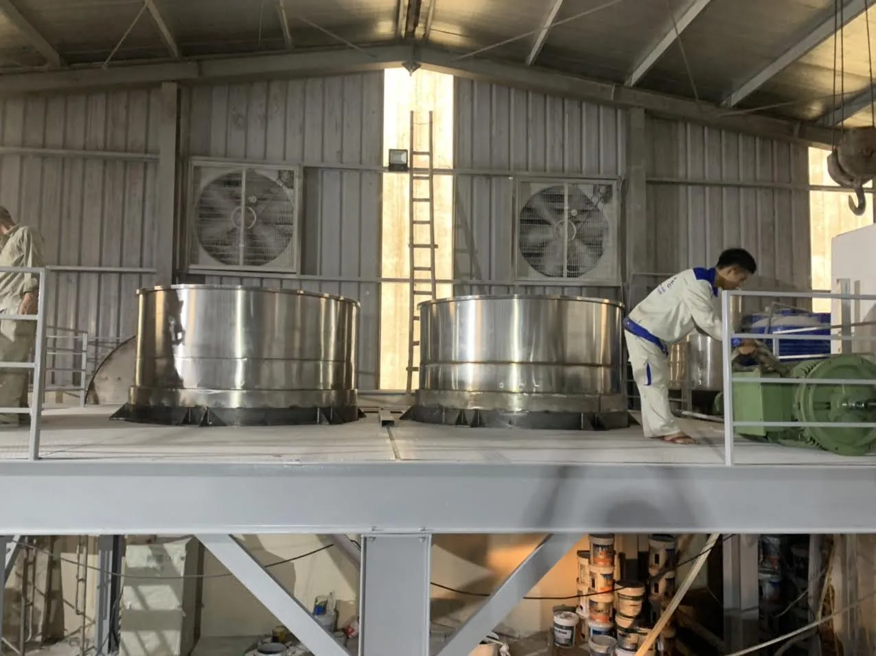 Khách hàng Yến Thư đánh giá về sản phẩm Máy Khuấy Sơn 5000 Lít 90kW Nâng Tầm Hiệu Suất Nhà Máy Của Bạn 1