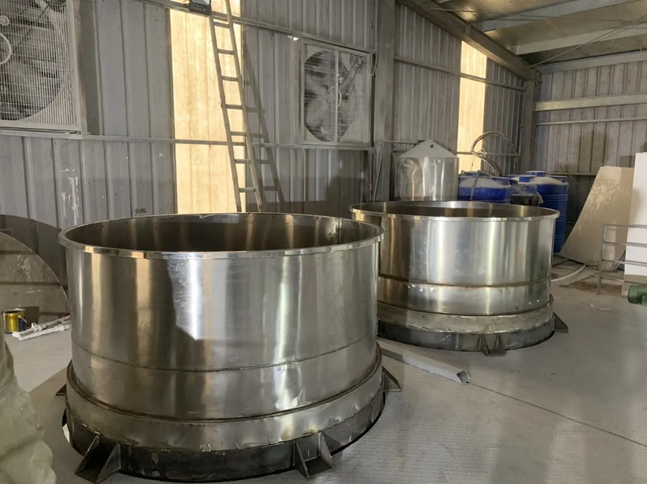 Khách hàng Yến Thư đánh giá về sản phẩm Máy Khuấy Sơn 5000 Lít 90kW Nâng Tầm Hiệu Suất Nhà Máy Của Bạn 0