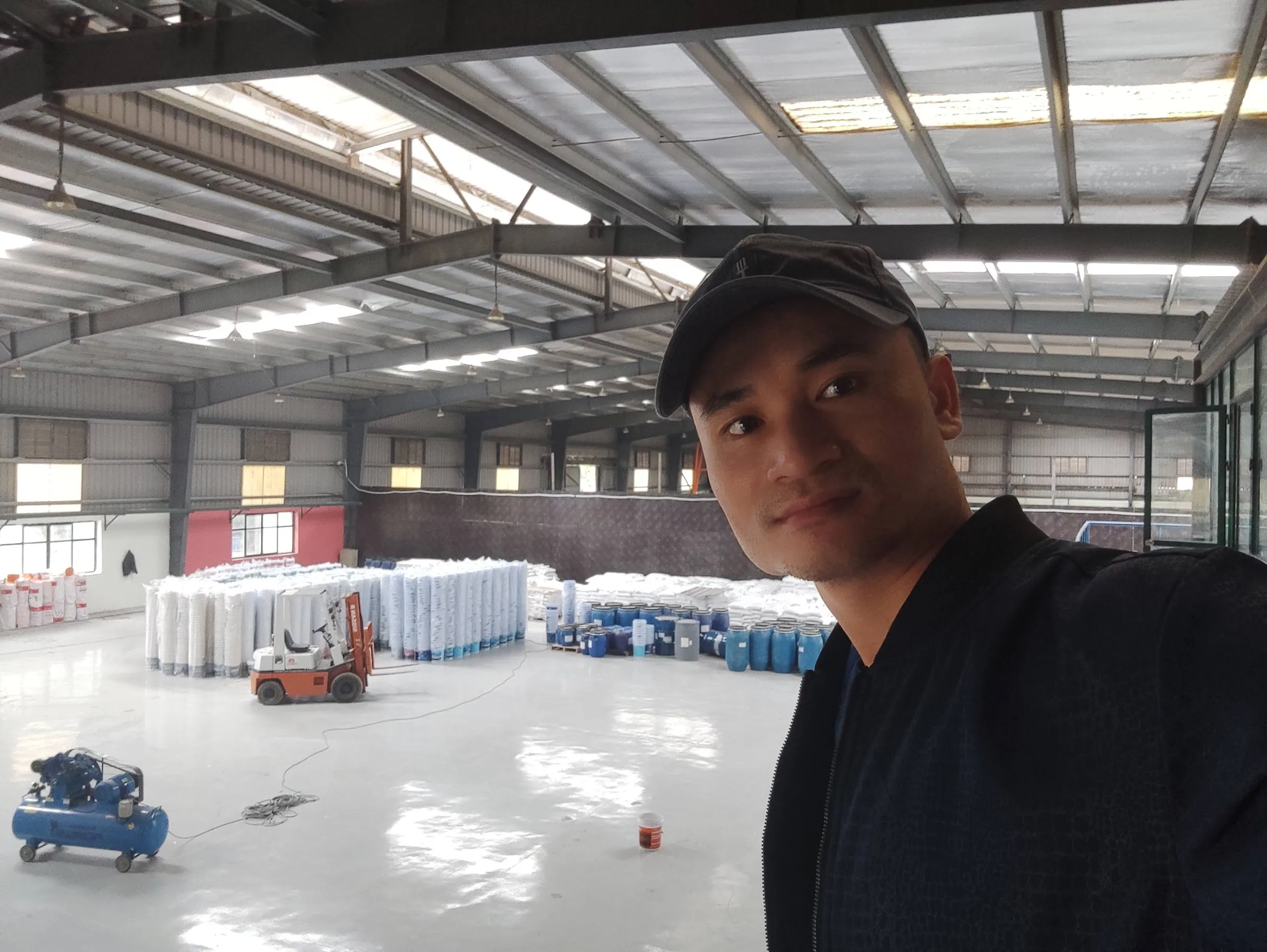 Khách hàng Nguyễn Văn Chung đánh giá về sản phẩm Giải Mã Máy Khuấy Sơn Sàn Thao Tác 3000 Lít 55kW | Chìa Khóa Nâng Cao Năng Suất 1