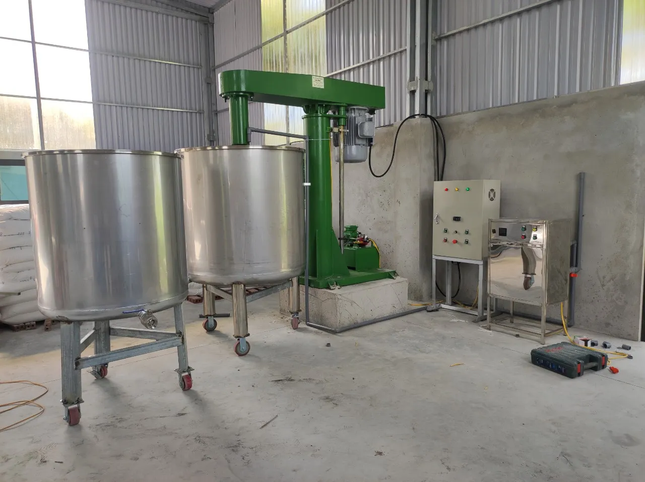 Khách hàng Đào Duyên đánh giá về sản phẩm Máy Khuấy Keo 500 Lít - Chìa Khóa Cho Sự Phát Triển Bền Vững 0