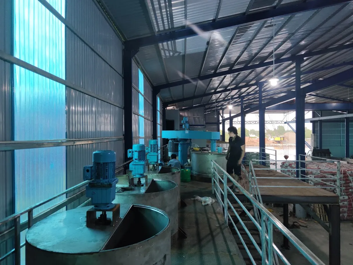 Khách hàng Vũ Xuân Hoàng đánh giá về sản phẩm Máy Khuấy Sơn Sàn Thao Tác 6000 Lít 110kW 0