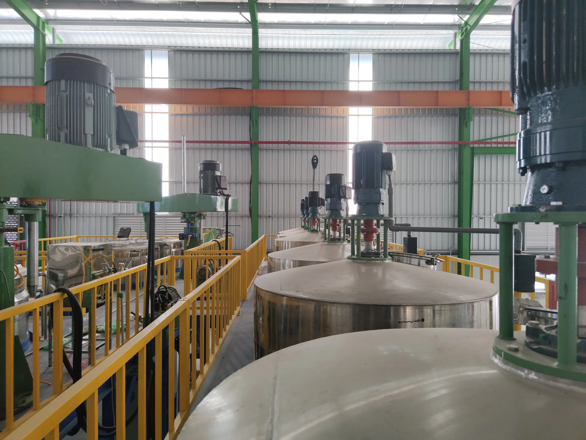 Khách hàng Nguyễn Quốc Kinh đánh giá về sản phẩm Máy Khuấy Sơn Sàn Thao Tác 2500 Lít 45kW | Giải Pháp Khuấy Sơn Hiệu Quả 0