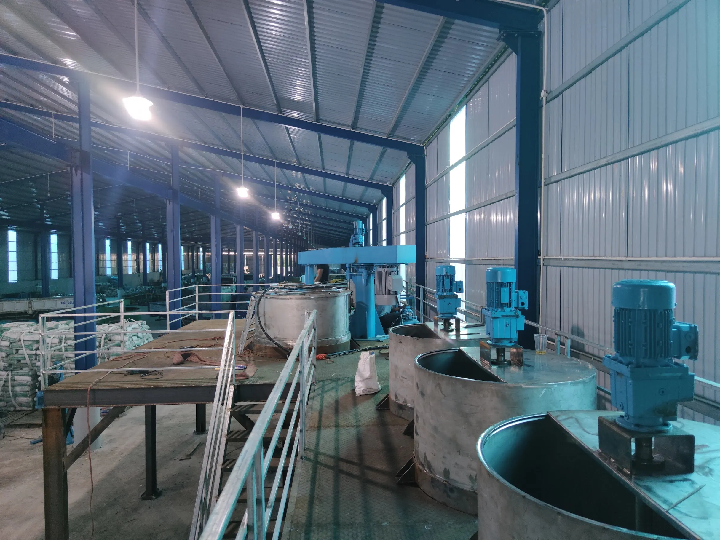 Máy Khuấy Sơn Sàn Thao Tác 2500 Lít 45kW | Giải Pháp Khuấy Sơn Hiệu Quả - Ảnh 1