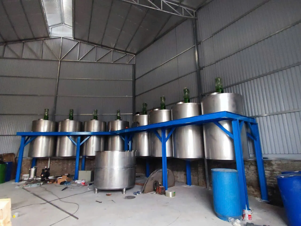 Giải Pháp Chống Lắng Cặn Sơn Hiệu Quả Với Bồn Chứa Sơn Chống Lắng 2000 Lít - Ảnh 1