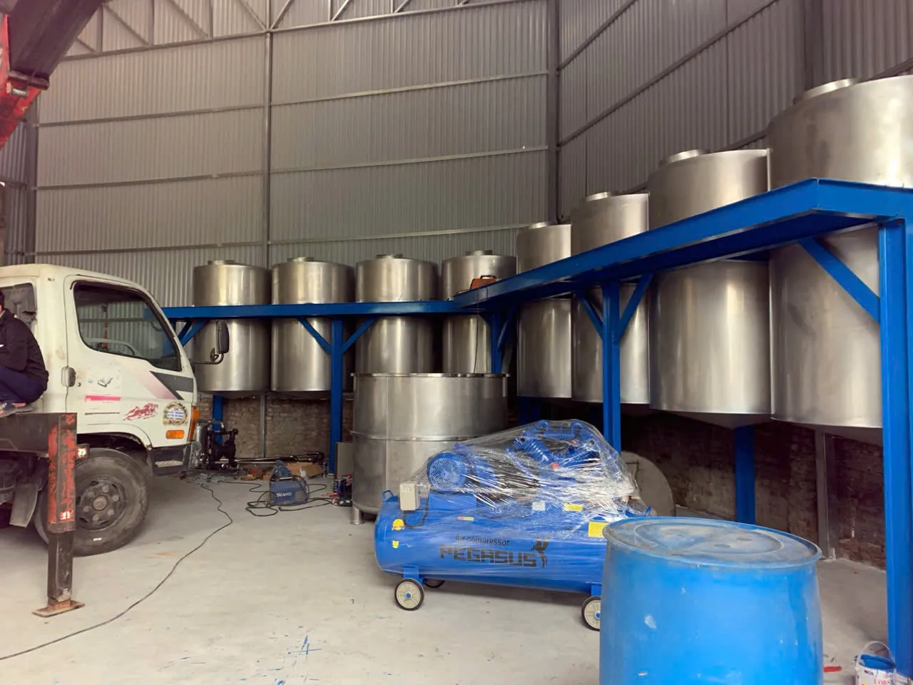 Giải Pháp Chống Lắng Cặn Sơn Hiệu Quả Với Bồn Chứa Sơn Chống Lắng 2000 Lít - Ảnh 1