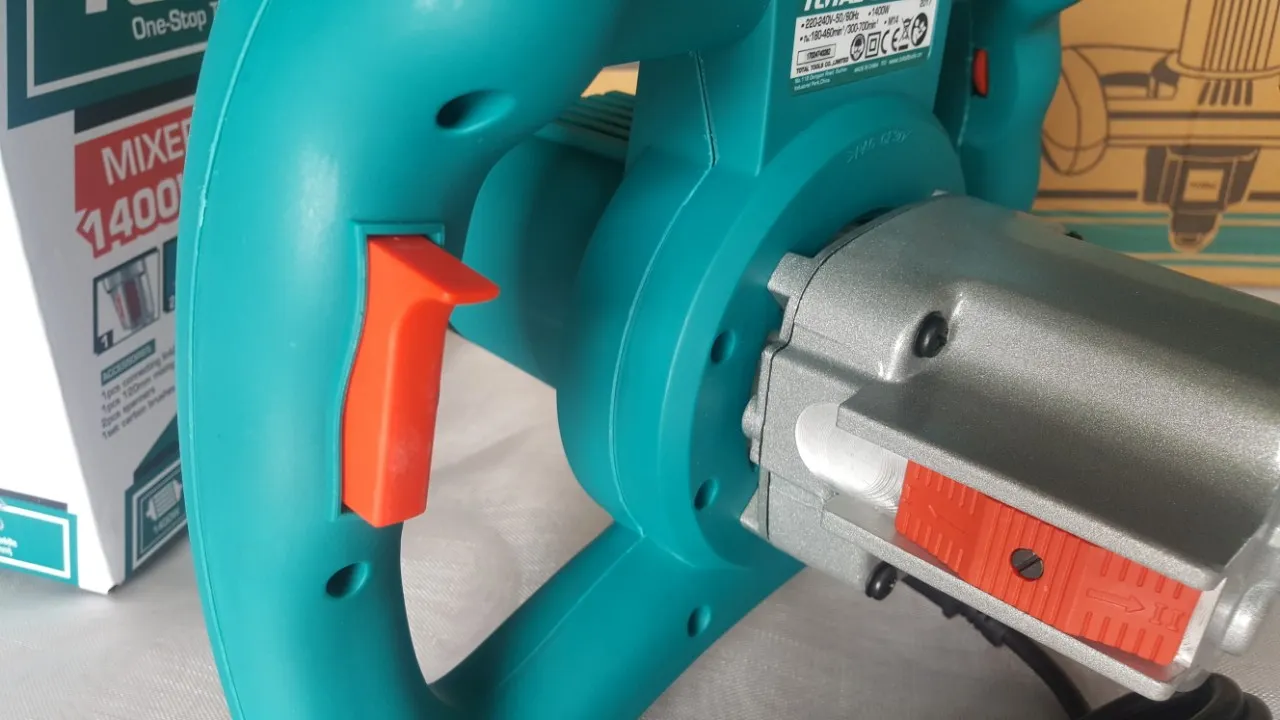 Máy khuấy cầm tay 1400w Total - Ảnh 1
