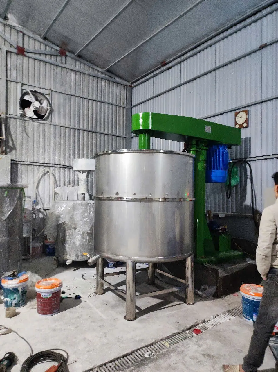 Máy Khuấy Sơn 2000 Lít 37kW - Giải Pháp Hoàn Hảo Của Các Nhà Máy Sản Xuất - Ảnh 1
