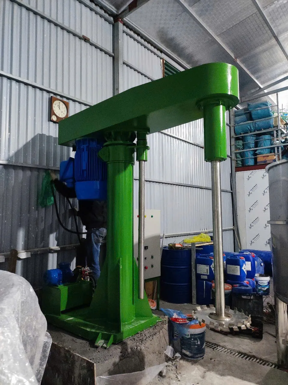 Máy Khuấy Sơn 2000 Lít 37kW - Giải Pháp Hoàn Hảo Của Các Nhà Máy Sản Xuất - Ảnh 1