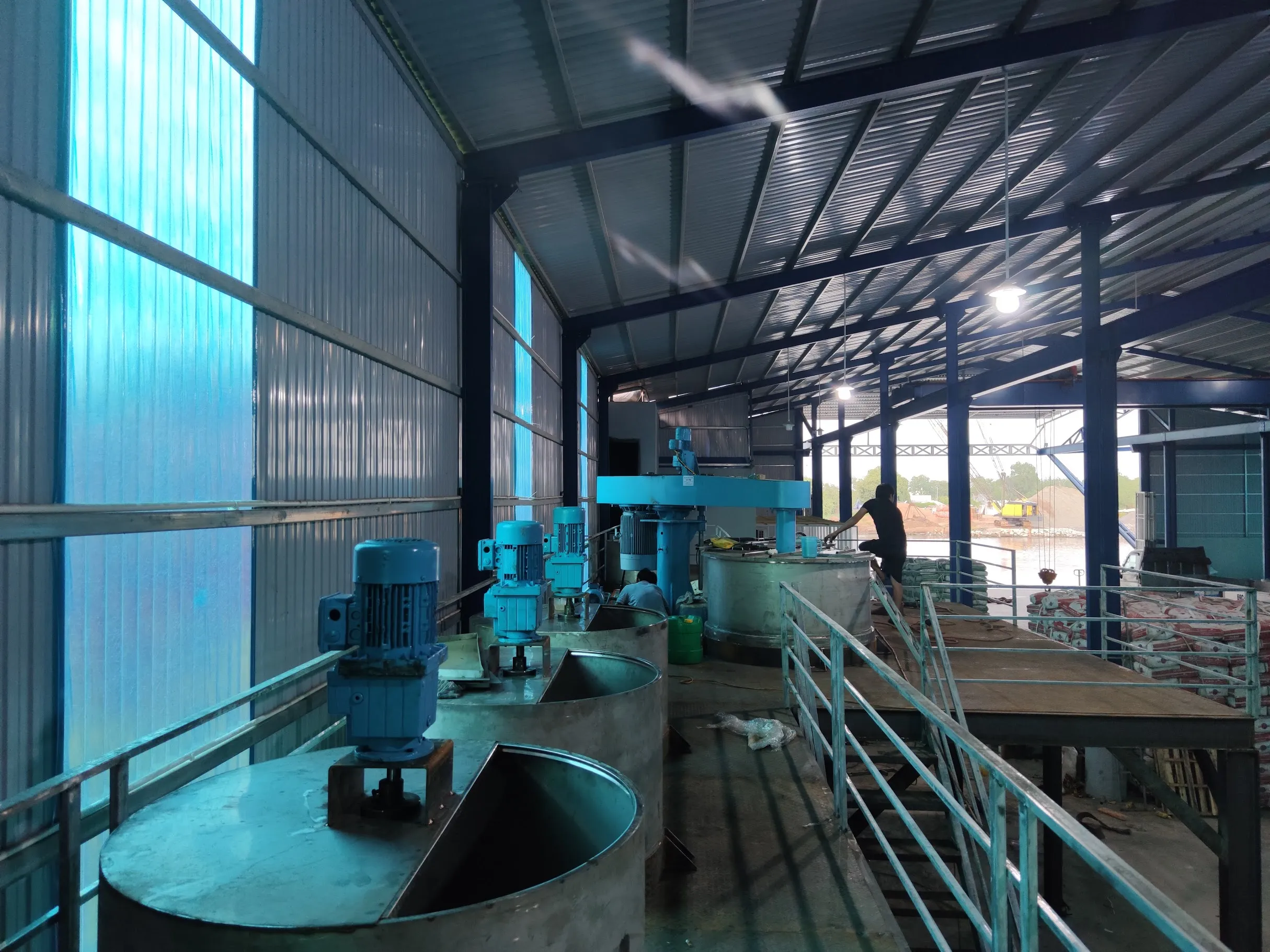 Máy Khuấy Sơn Sàn Thao Tác 2500 Lít 45kW | Giải Pháp Khuấy Sơn Hiệu Quả - Ảnh 1