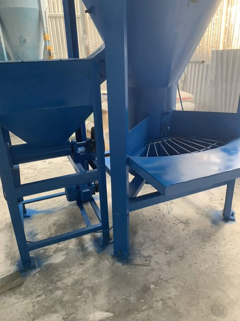 Tìm Hiểu Về Máy Trộn Bột Bả 1000Kg 25 Bao Chi Tiết - Ảnh 1