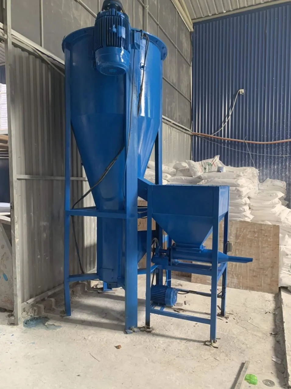 Tìm Hiểu Về Máy Trộn Bột Bả 1000Kg 25 Bao Chi Tiết - Ảnh 1