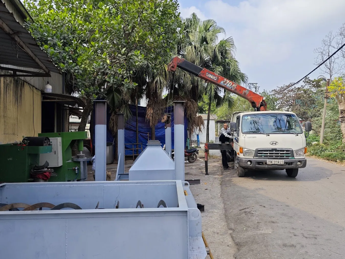 Tối Ưu Hiệu Suất Với Máy Trộn Bột Bả Ngang 2000kg Vít Tải Liệu - Ảnh 1